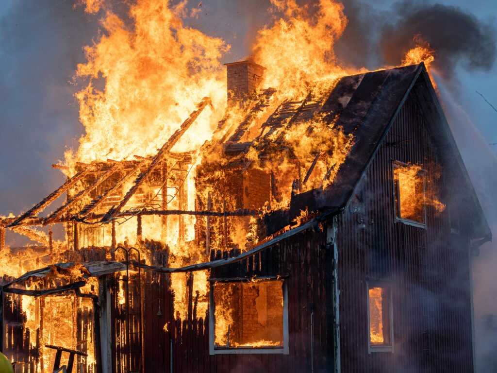 Totalschaden hausratversicherung totalschaden feuer, definition totalschaden, unterschied totalschaden teilschaden
