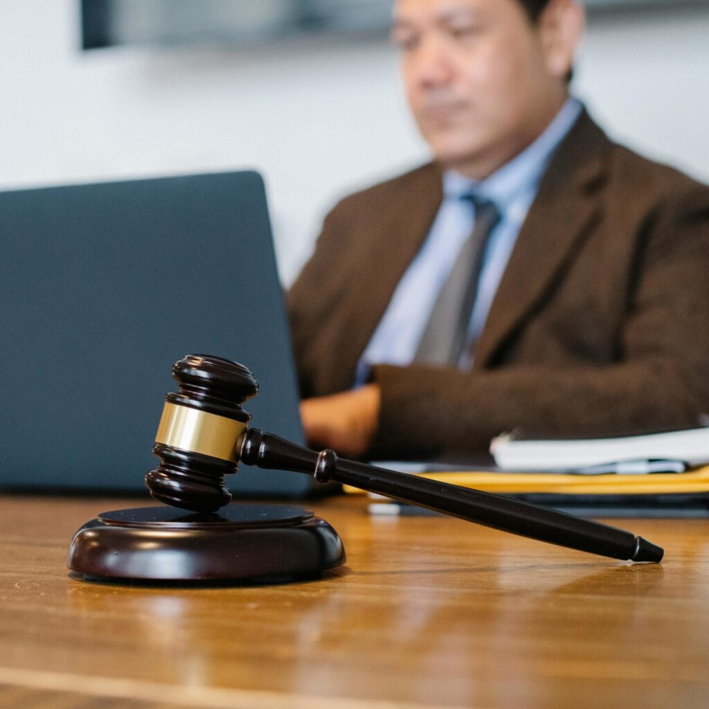 Die Betriebsrechtsschutzversicherung hilft eine Firma bei Streitigkeiten